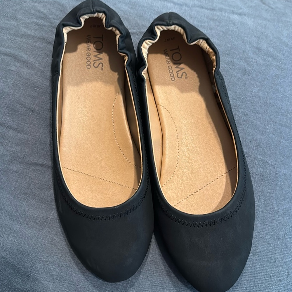 Brand new, never worn, Toms Black Ballet Flats